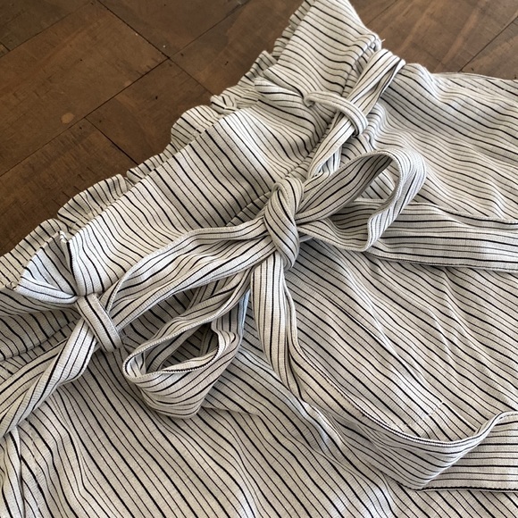 SUPER Soft La Class Stripped Medium Waist Shorts Size Large - Picture 4 of 6